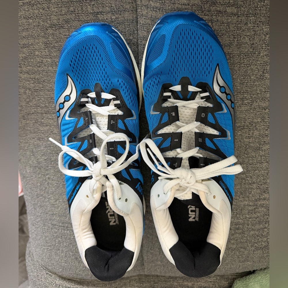 Everlast Black and White Boxing Gloves